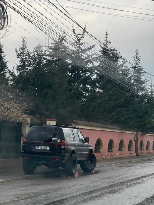 Mitusbishi pajero sport
