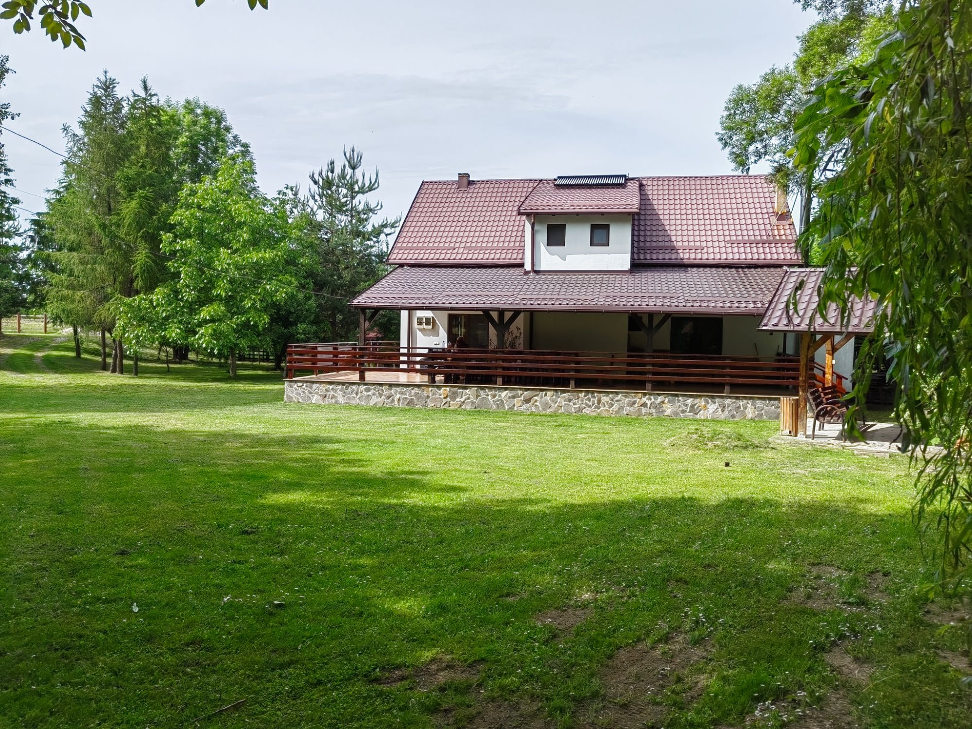 Cabană de închiriat la Dejani-La poalele munților Făgăraș