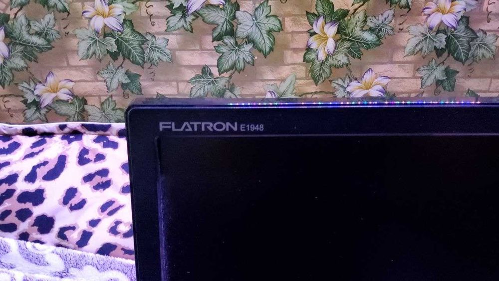 Продаю Монитор LG E1948 в хорошем состоянии