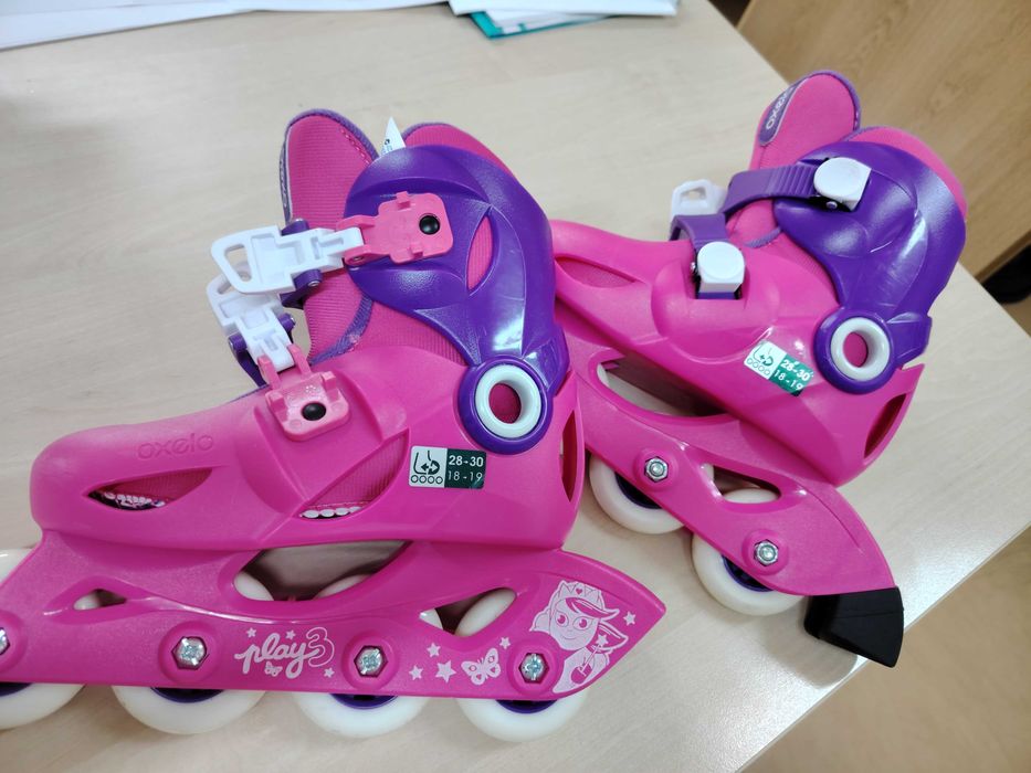 Role fetite 28-30, aproape noi