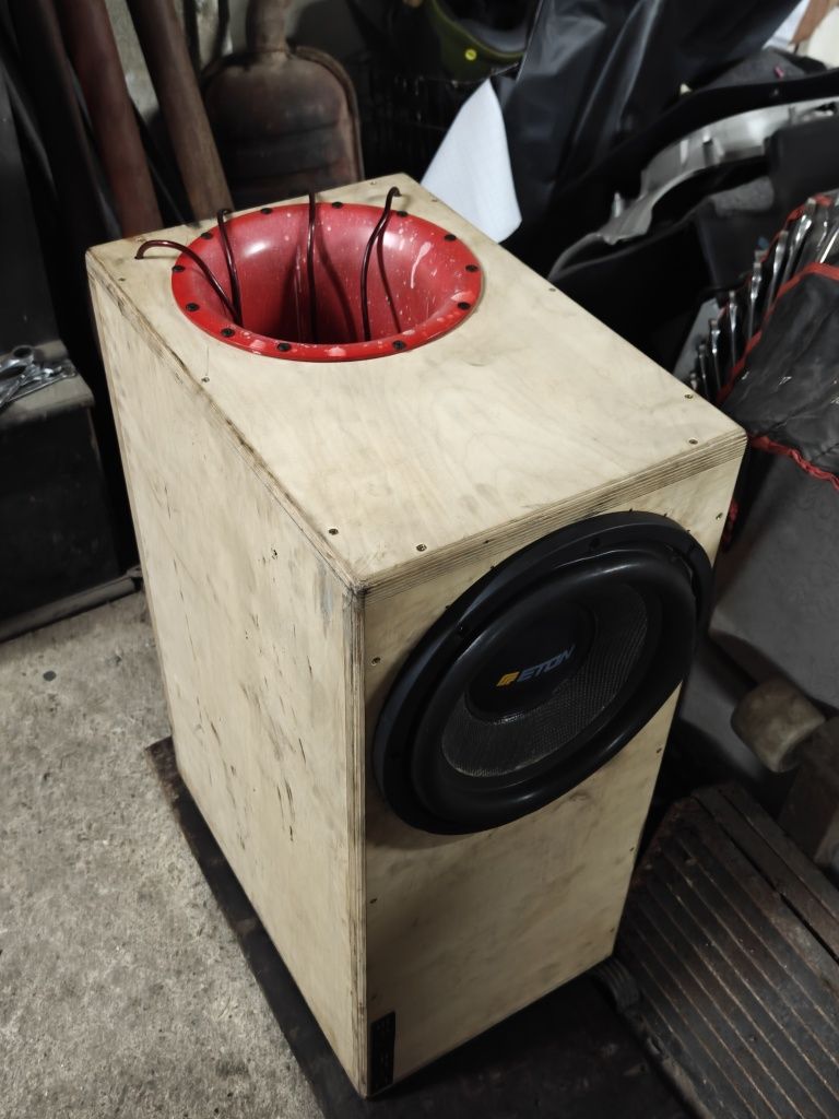 Бас каса 2000w RMS 12ка (говорител + кутия)