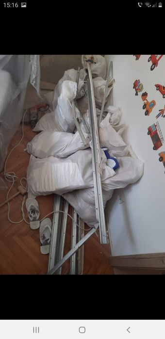 Ofer servicii de debarasare