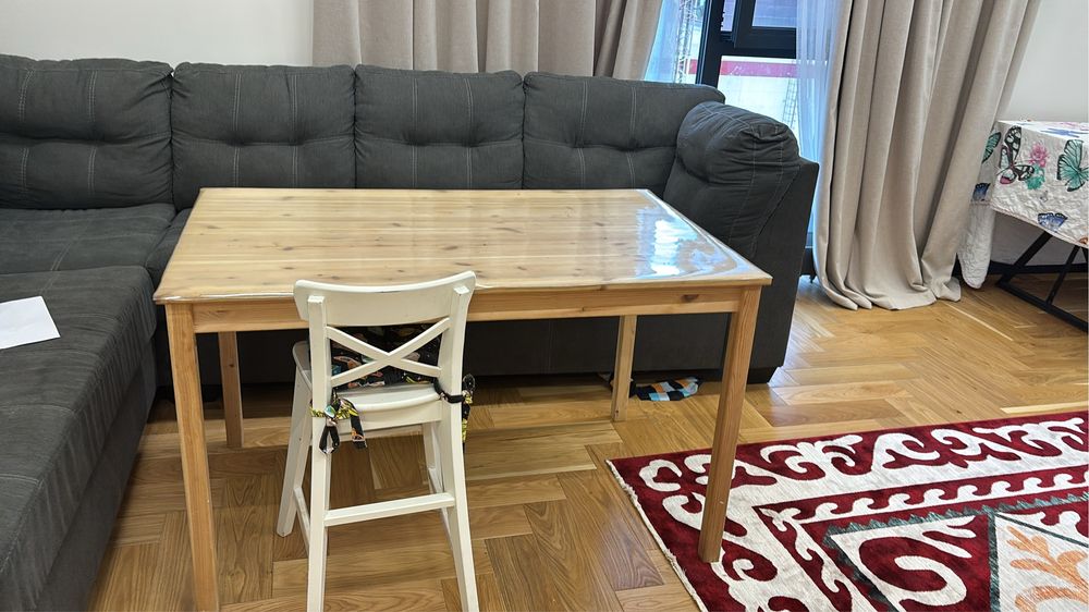 Продам кухонный стол IKEA (икеа)