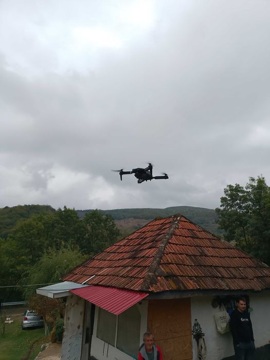 Dronă cu cameră 4 k