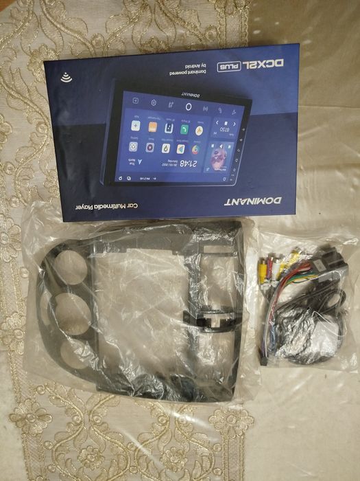 Tesla monitor lasetti