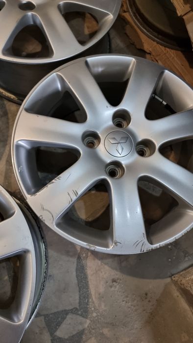 Mitsubishi 16 цола Honda Accord 2 комплекта  Оригинал Carisma  Galand
