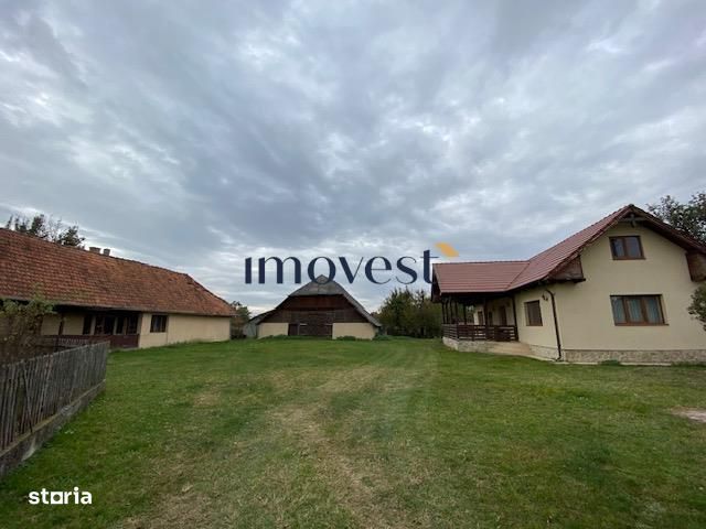 Casa de Vanzare in Valea Vinului - 2 Case cu 3000 mp Teren, Renovate,