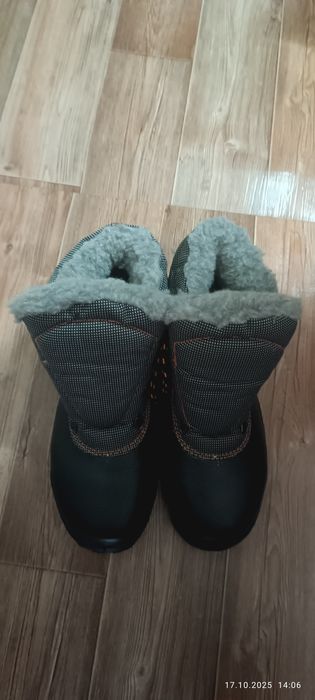 Продам рабочие ботинки