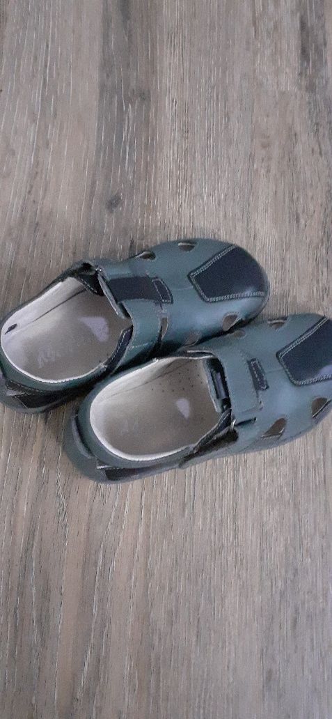 Vind sandale copii Marelbo.