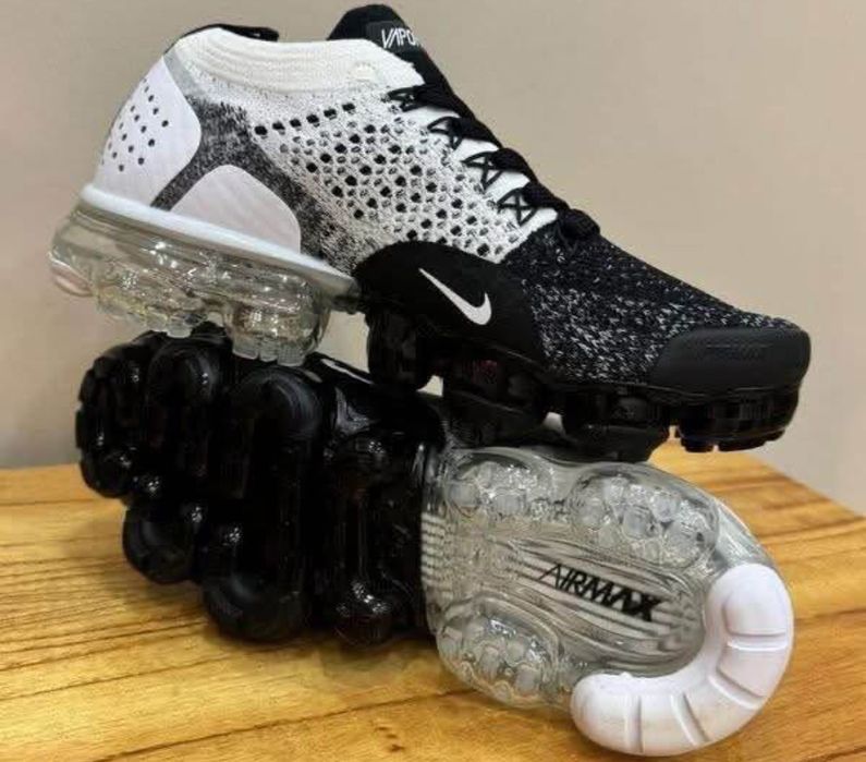 Adidasi Nike noi
