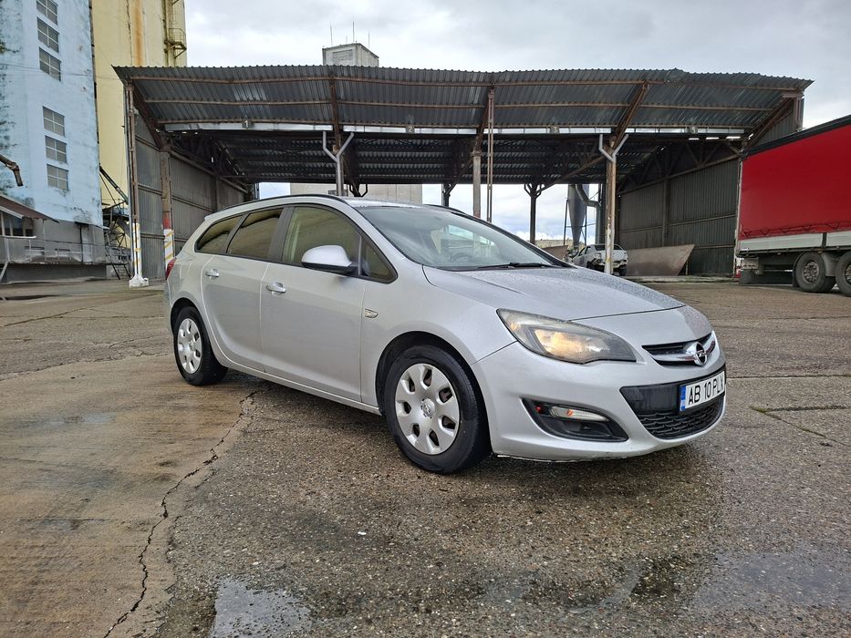 Opel Astra J an 2013 diesel Euro 5