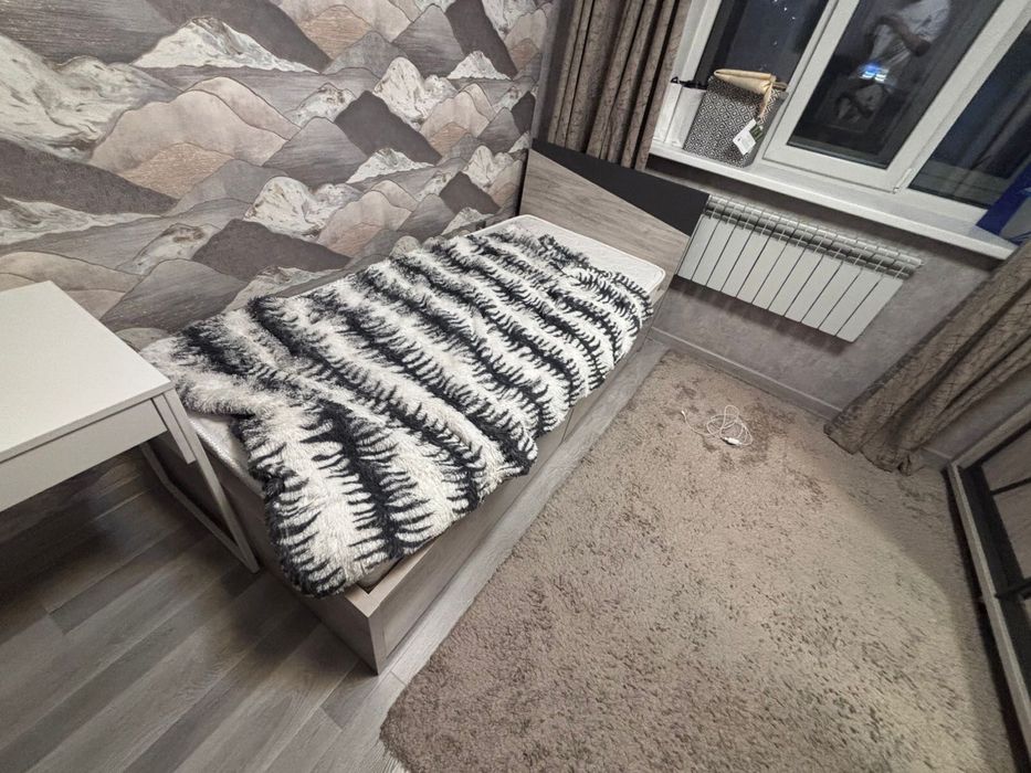 Кровать односпальная, состояние как ноаое, матрас ортопедический