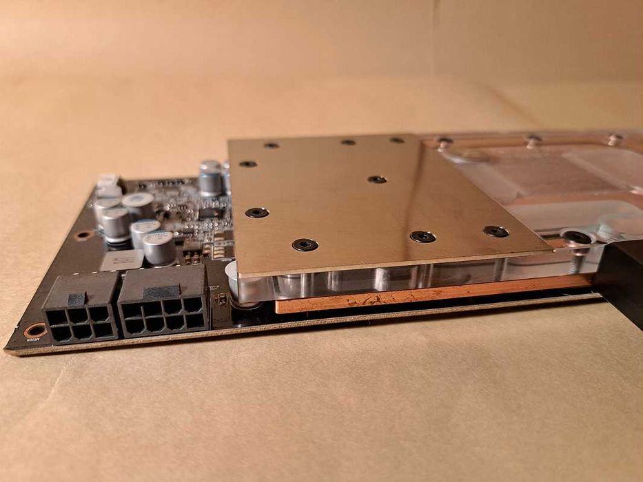 Gigabyte R9 290 4GB WindForce 3X OC, echipata cu un EK-FC R9-290X WB