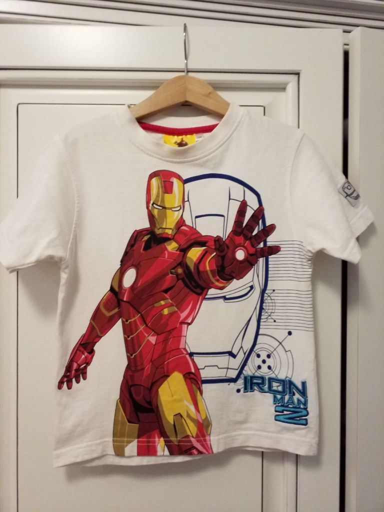 Tricouri Iron Man 2, bumbac 100%. Mărime 104 cm.