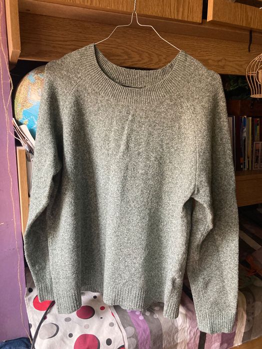 Дамски пуловери на ниски цени!