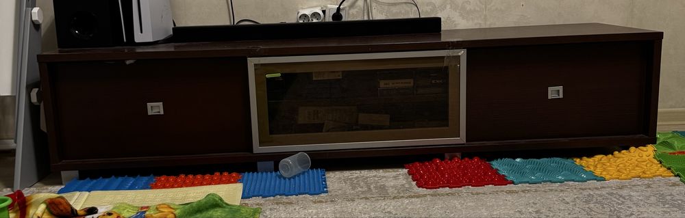 Продам тумбочку под телевизор