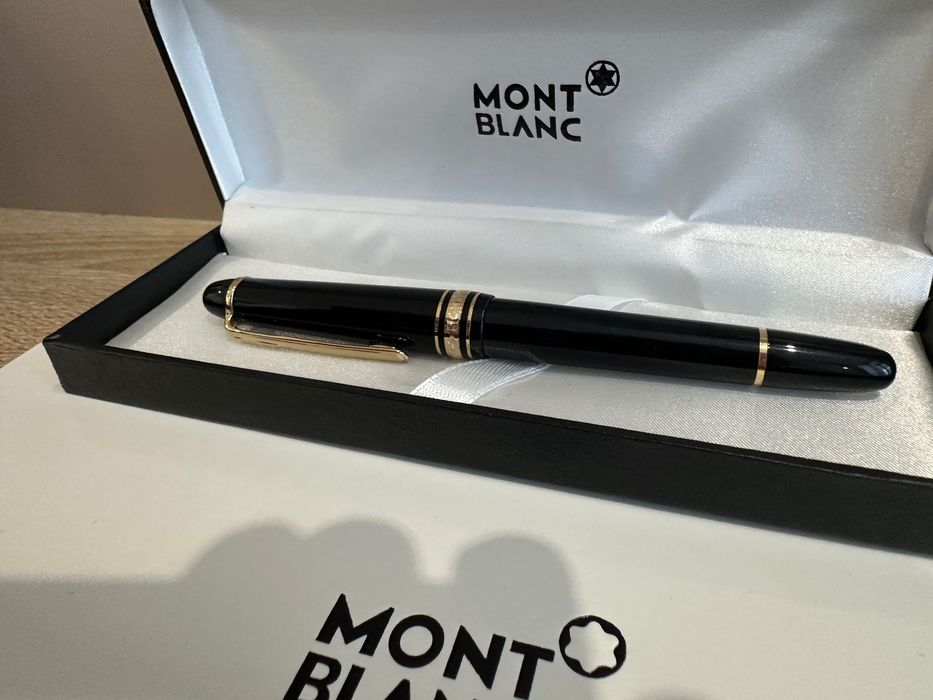 Stilou Mont Blanc fountain pen, rezerva/cerneala, negru penita aurie