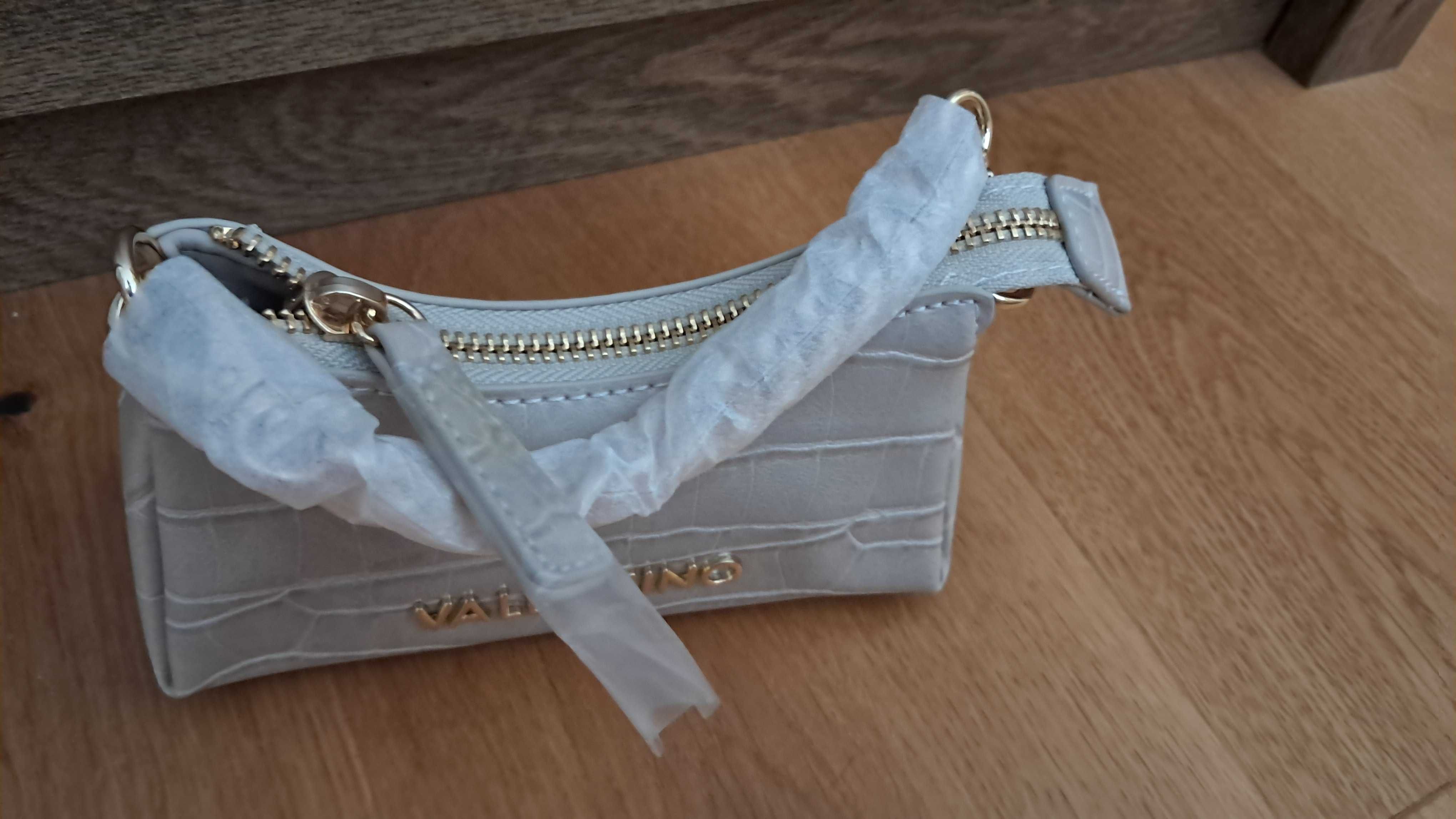 Чисто Нова миниатюра VALENTINO