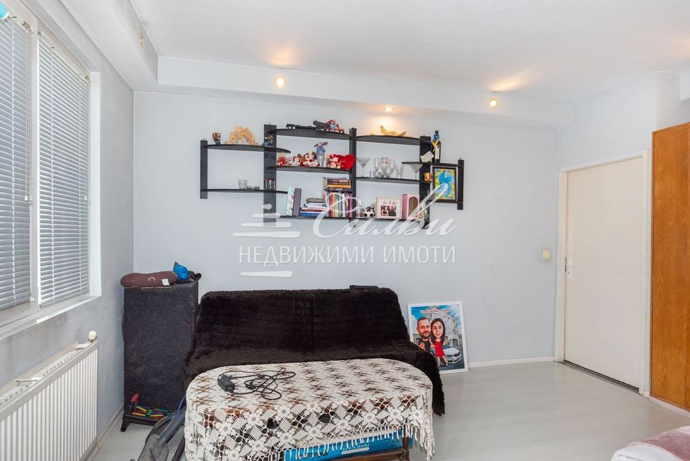 МНОГОСТАЕН апартамент с ТРИ спални - кв. Тракия !