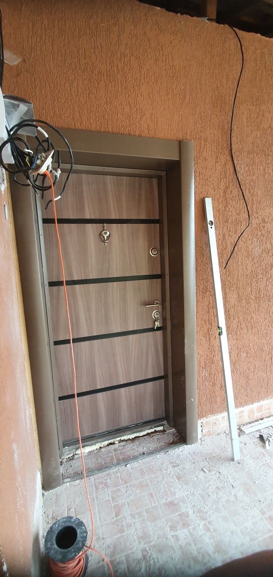 Монтаж на врати,входни врати!