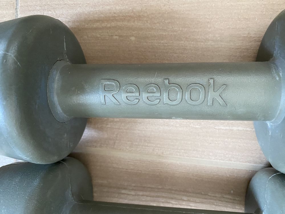 2 Gantere 3KG Reebok