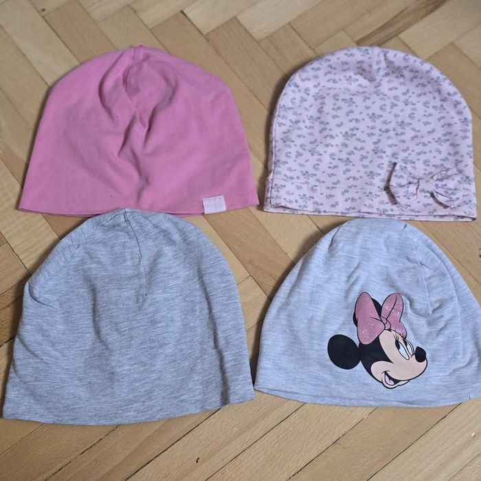 Шапка/Шапки 4 бр.