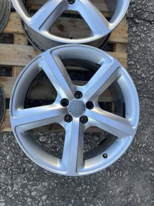 Джанти за Audi Q5 8R 19 цола 8r0601025 L 8j et39 оригин н80