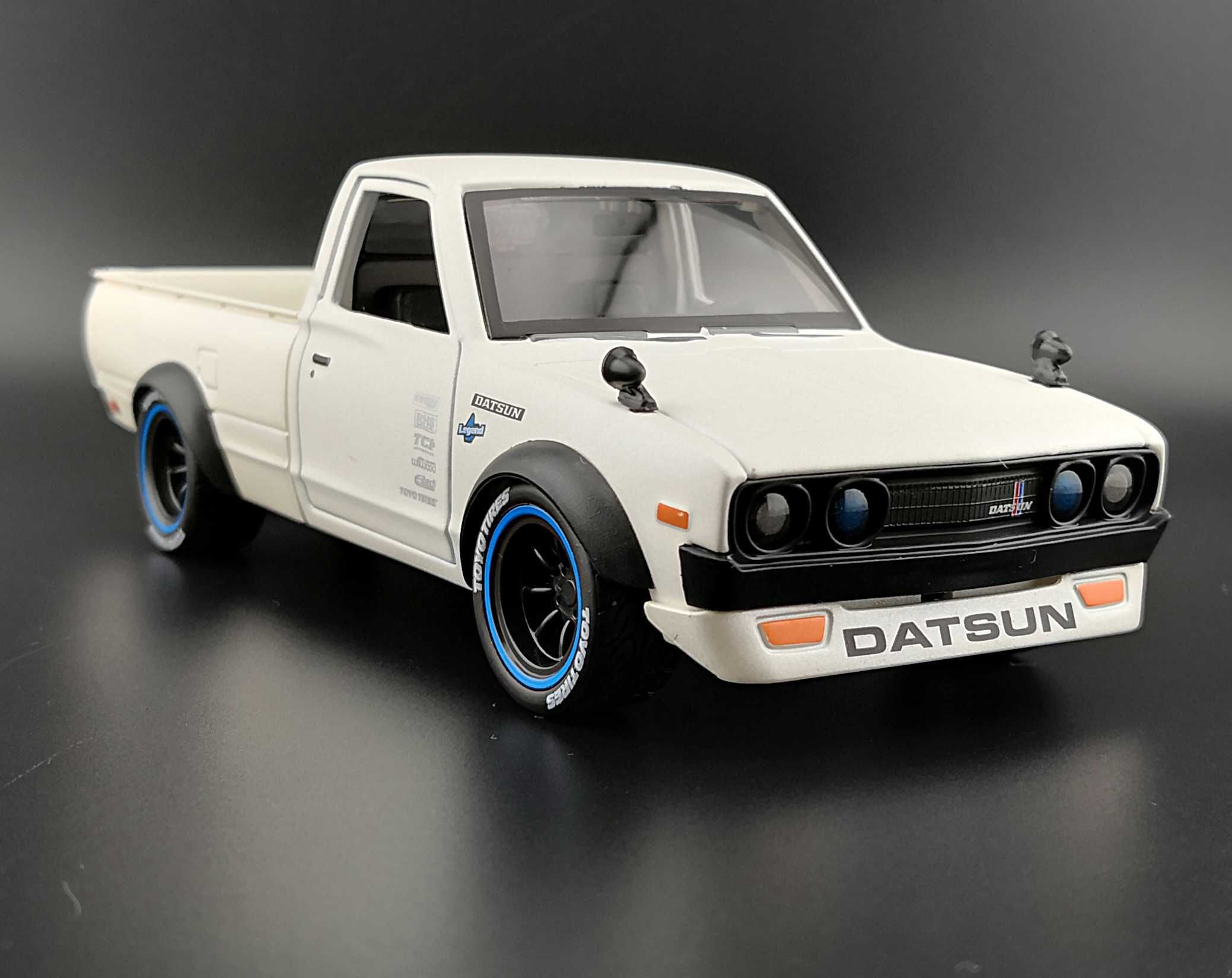 MACHETE 1:24 Datsun 620 si Set Datsun 620 si Nissan R34 MAISTO