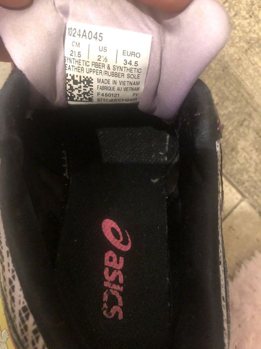 Маратонки Adidas 34 и Asics 34,5