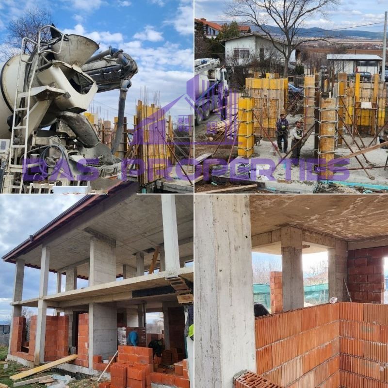 Двуетажна Къща в град Костинброд, обл. София - В затворен комплекс