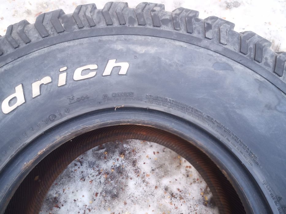 Vând cauciucuri BFgoodrich all-terrain