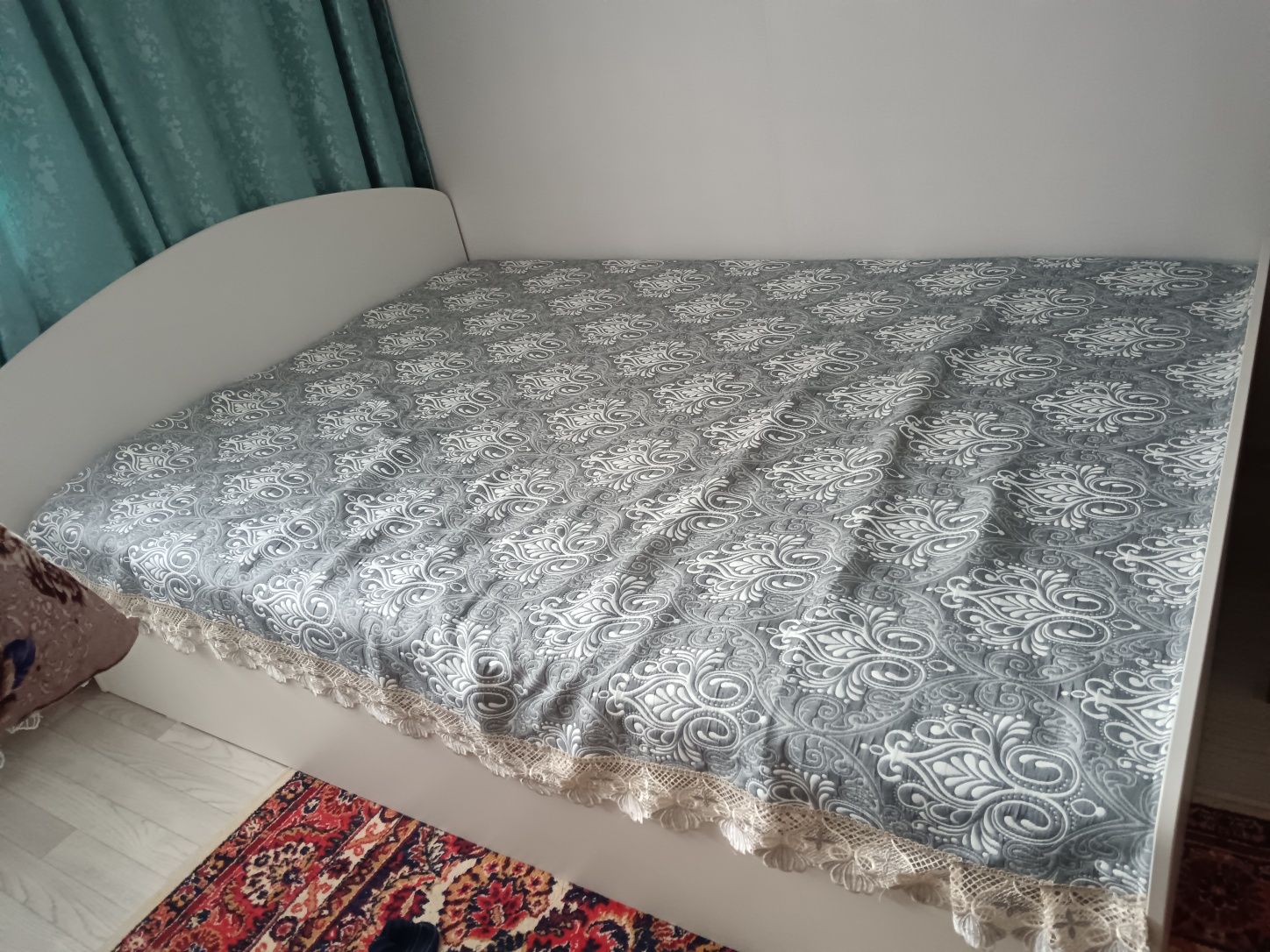 Продам кровать с матрасом