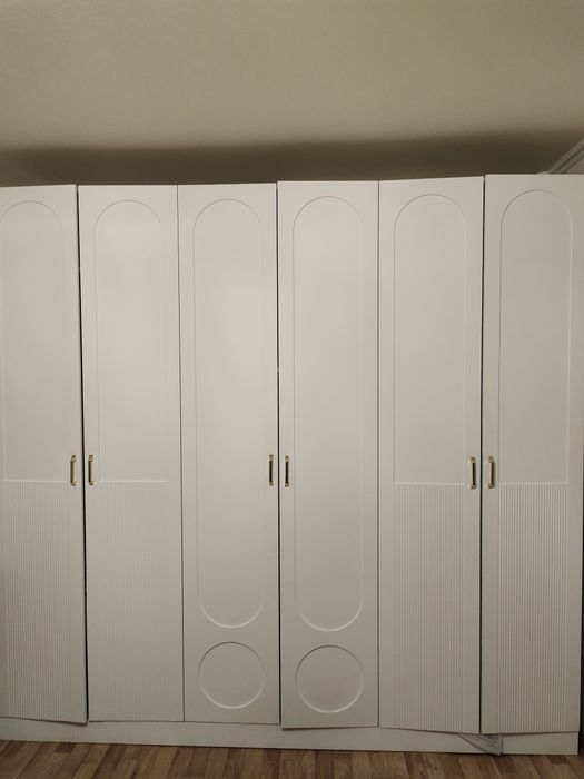 Продам шкаф на всю стену