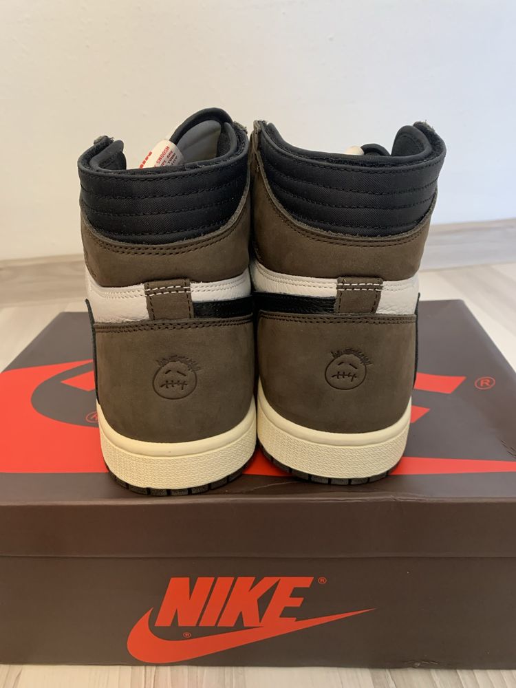 Jordan 1 High Travis Scott marimea 42.5