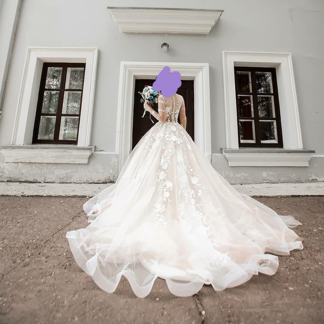 Продам шикарное свадебное платье размер 40-42; цвет Шампань