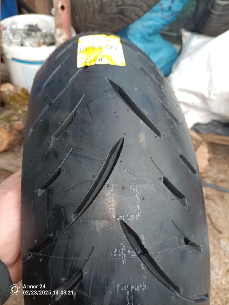 Гуми за мотор Dunlop 180 55 r17 и 130 70 r16