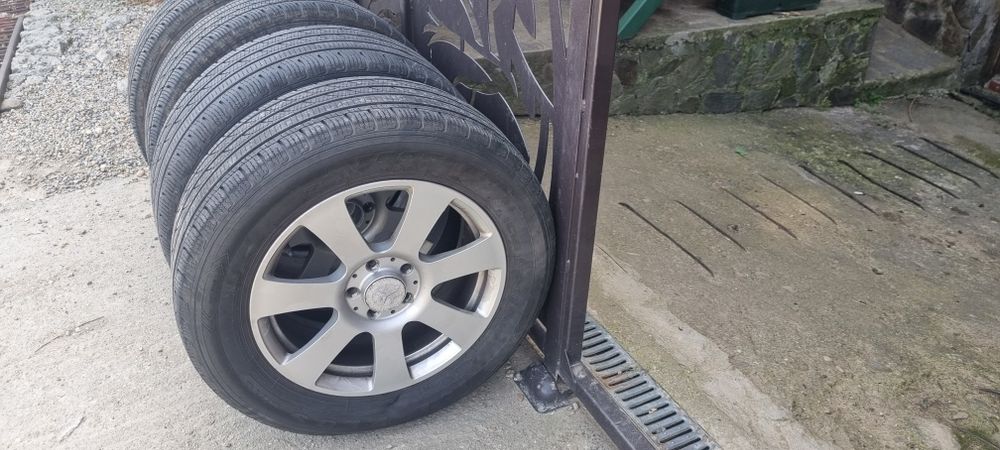 Jante roți Mercedes suv anvelope mixte 235 60 17