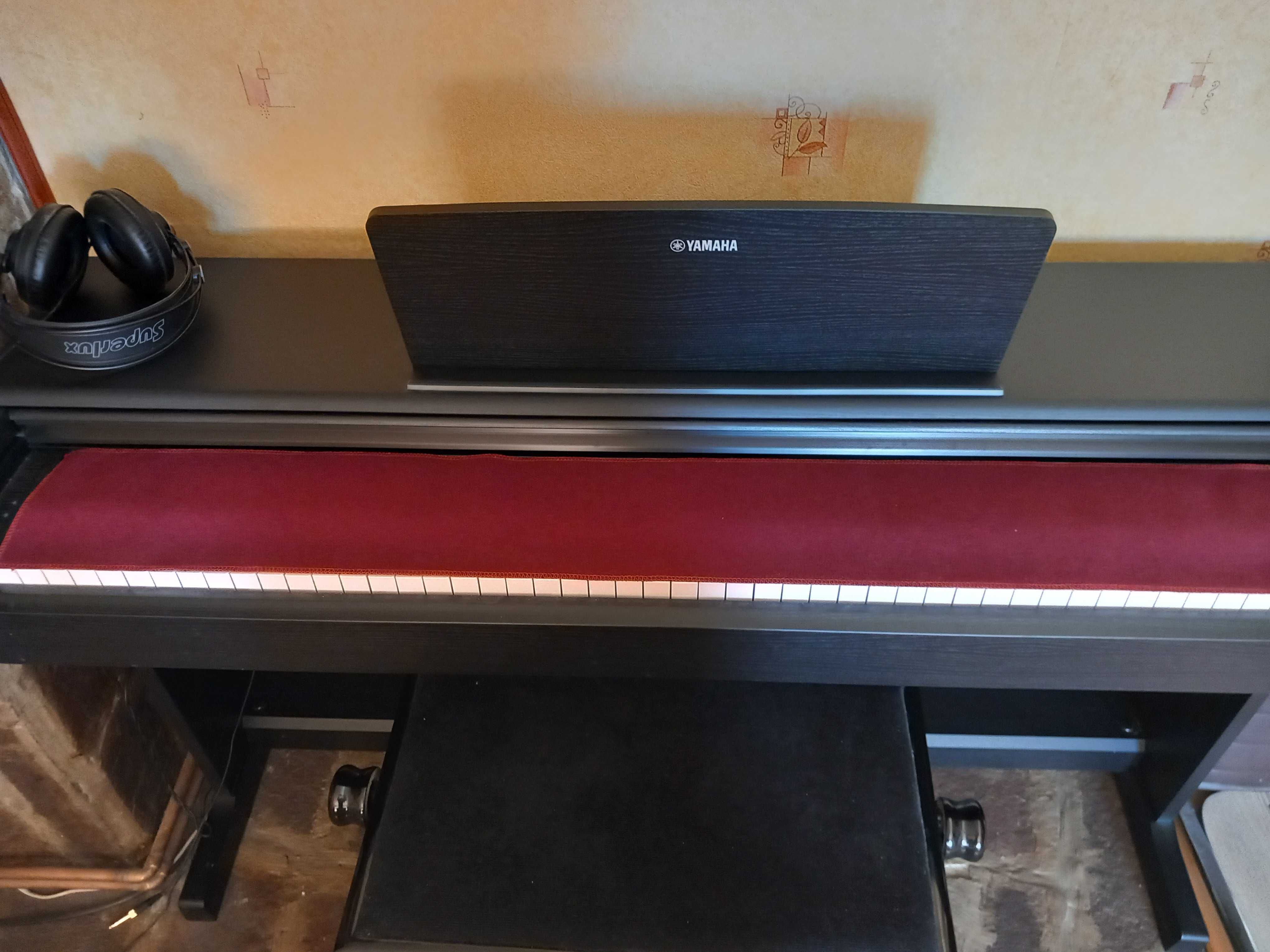 Yamaha YDP-145 Дигитално пиано Black