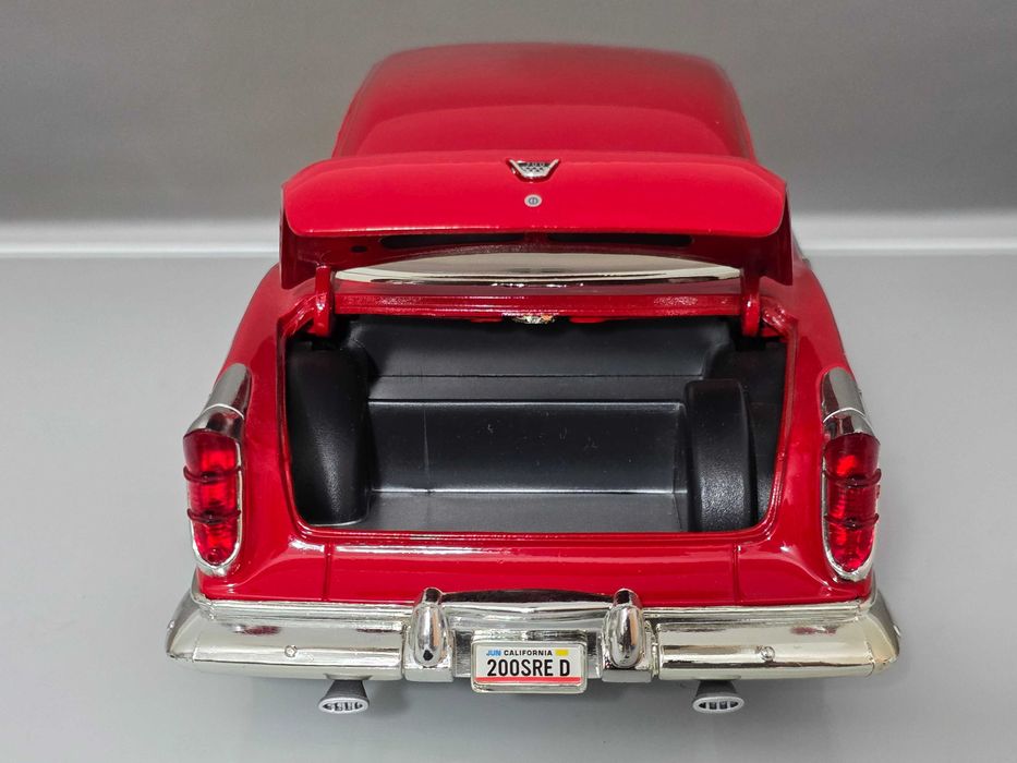 Macheta Auto 1/18 Motor Max Chrysler C300