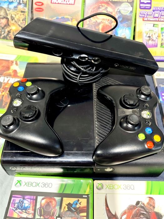 Xbox 360 model 1538 + Kinect model 1473 + 2 controllere + jocuri