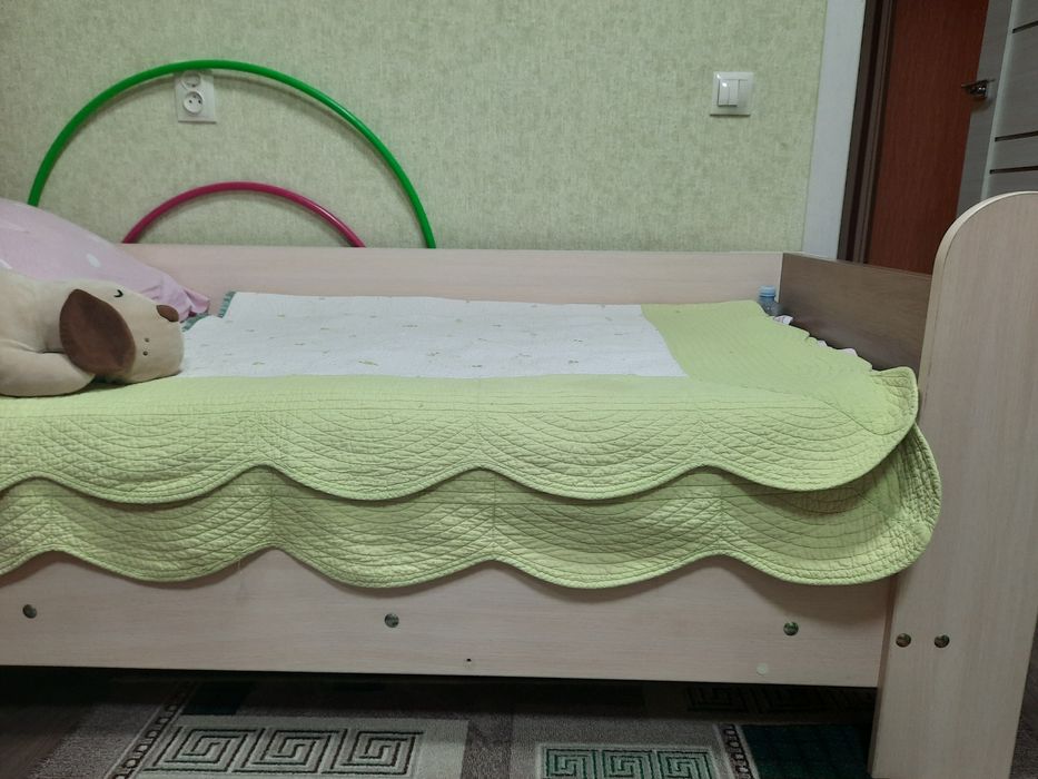 Кровать односпальная и ортопед матрац