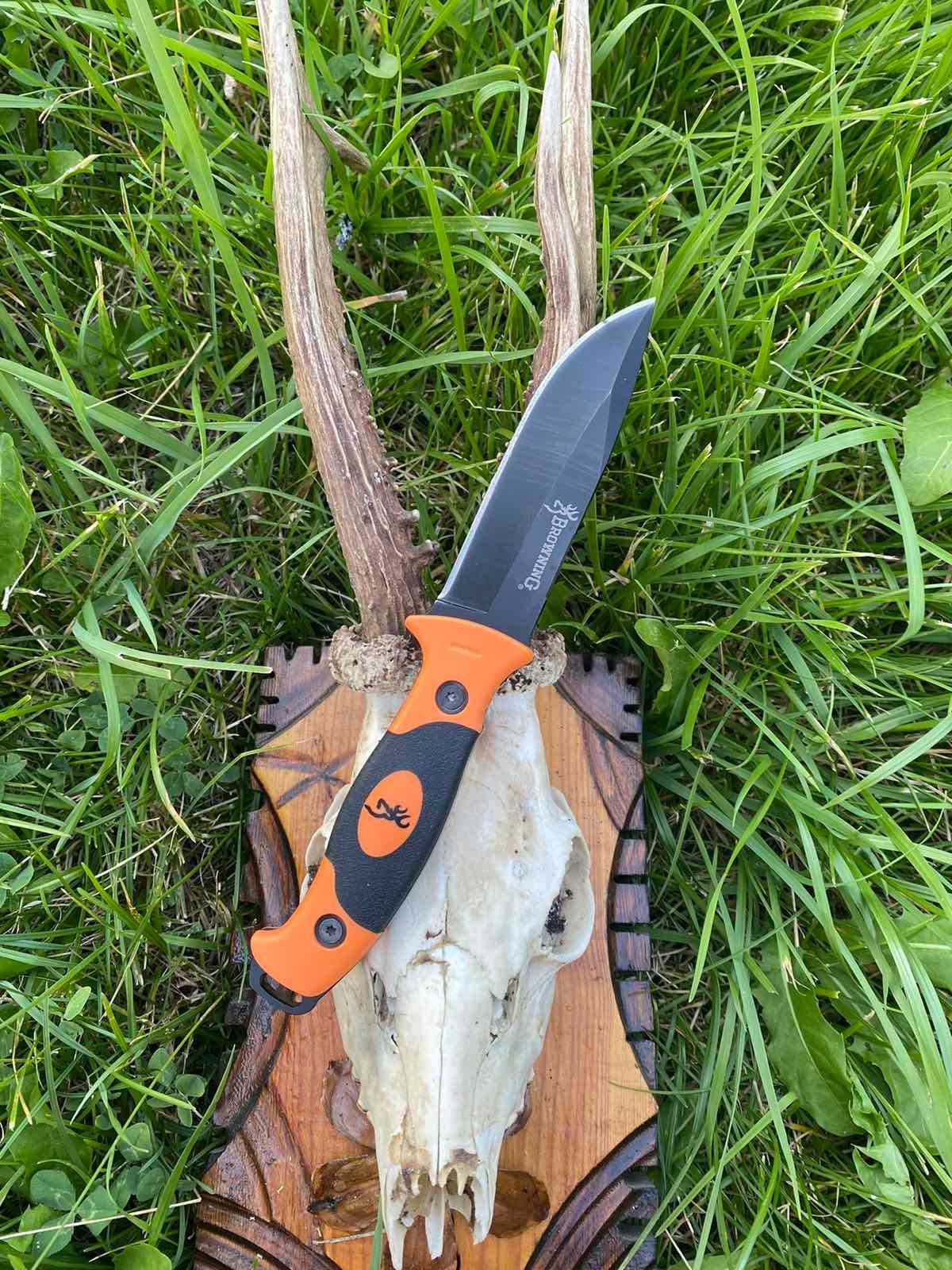 Ловен нож BROWNING дървена дръжка калъф свирка точило ножове лов къмпи