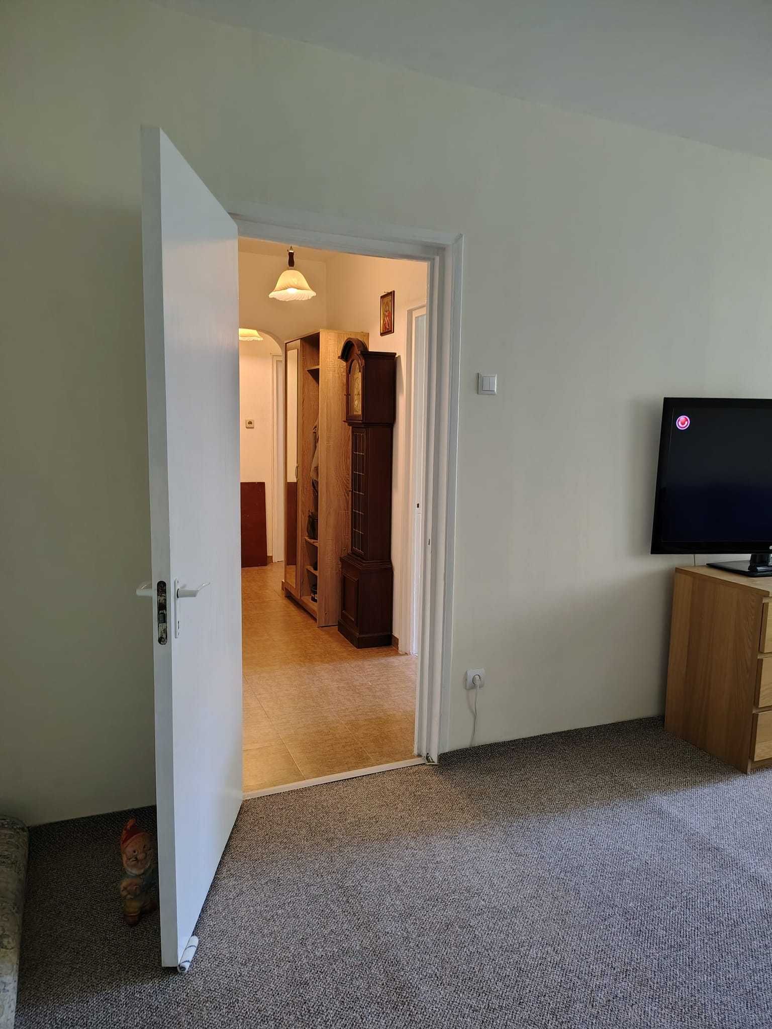 Particular vand apartament 2 camere decomandat - Pantelimon Mega Mall