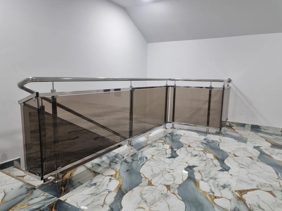 Balustrada din inox cu sticla