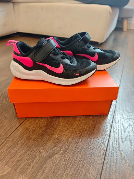 Nike revolution 7 - 28 номер- като нови