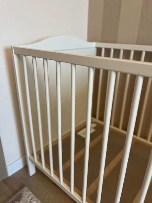 Pătuț Ikea cu saltea (60x120 cm) + scăunel copil