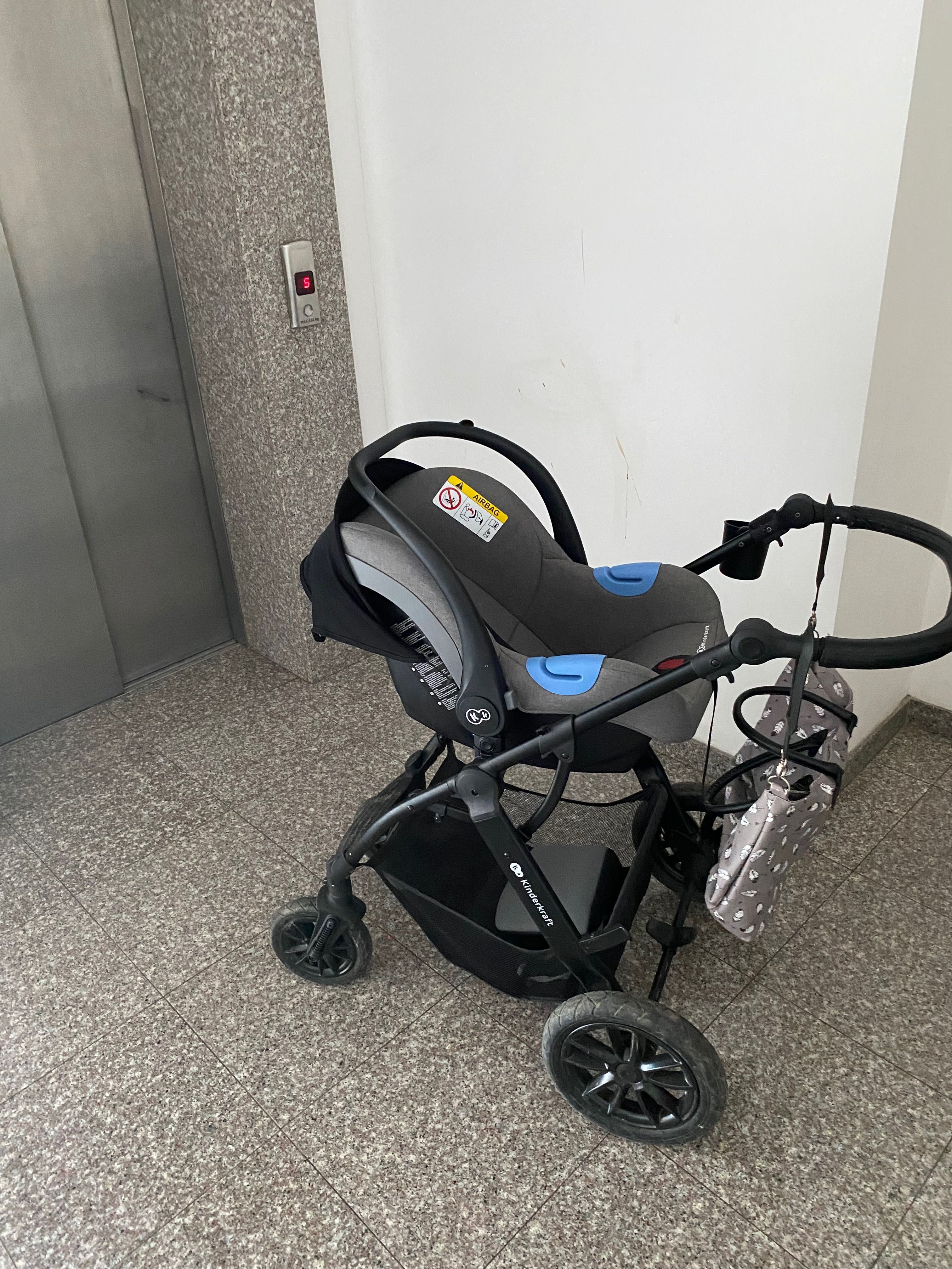 3 в 1 - Бебешка и детска количка Kinderkraft столче за кола Нова 950лв
