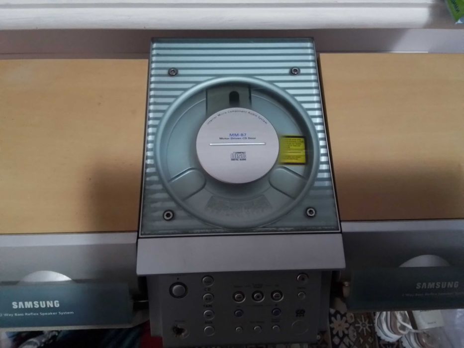 Музикална система с тонколони,Samsung ММ-7В за 100 лв