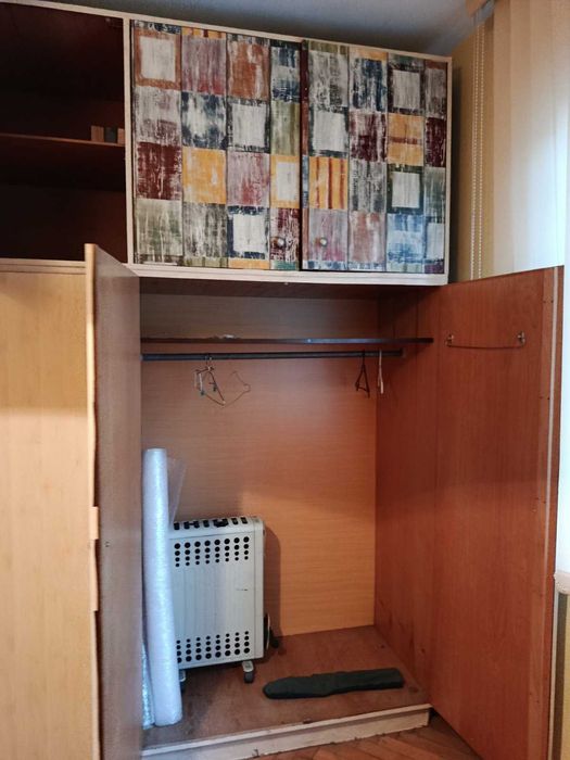 ПОДАРЯВАМ трикрилен гардероб срещу изнасяне 2,50х1,70х0,60 м