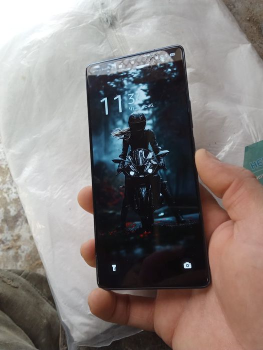 Телефон инфиик на 256 Гб памяти